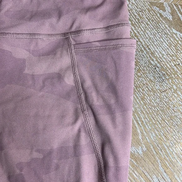 SWEATY BETTY POWER WORKOUT LEGGINGS - Leggings in Pink Tonal Camo 4-6 - Picture 9 of 13